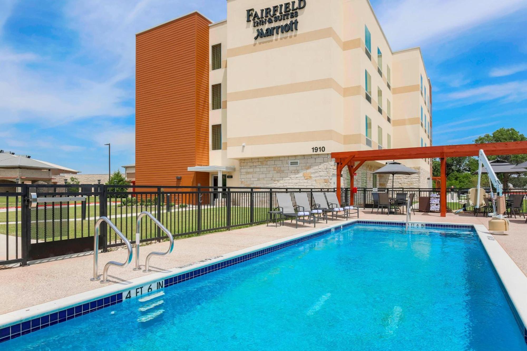 Fairfield Inn & Suites By Marriott Decatur At Decatur Conference Center Εξωτερικό φωτογραφία
