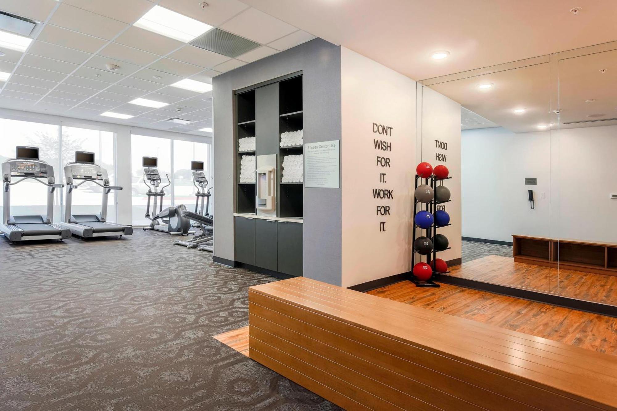Fairfield Inn & Suites By Marriott Decatur At Decatur Conference Center Εξωτερικό φωτογραφία